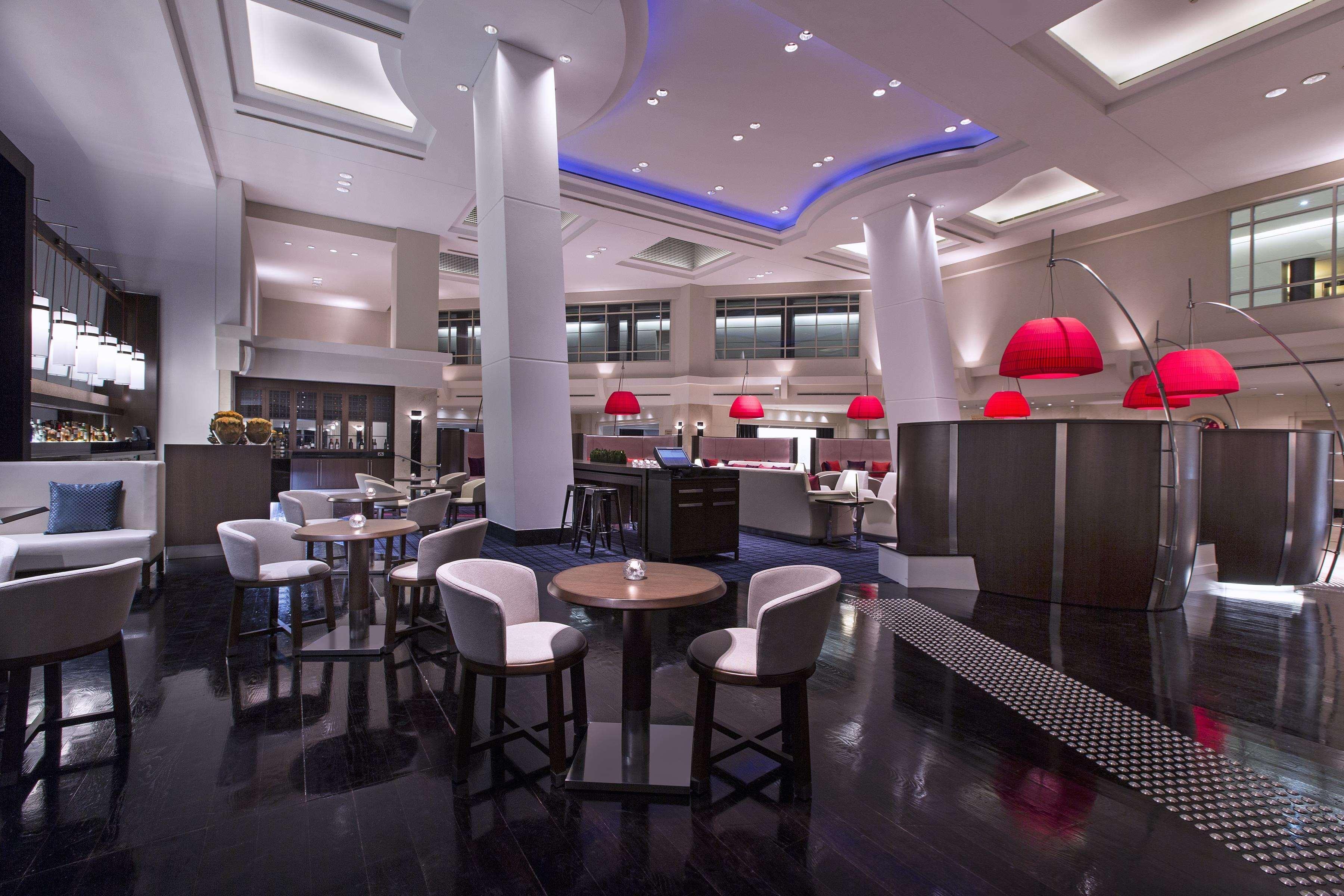 Swissotel Sydney Esterno foto The lounge at London Heathrow Airport
