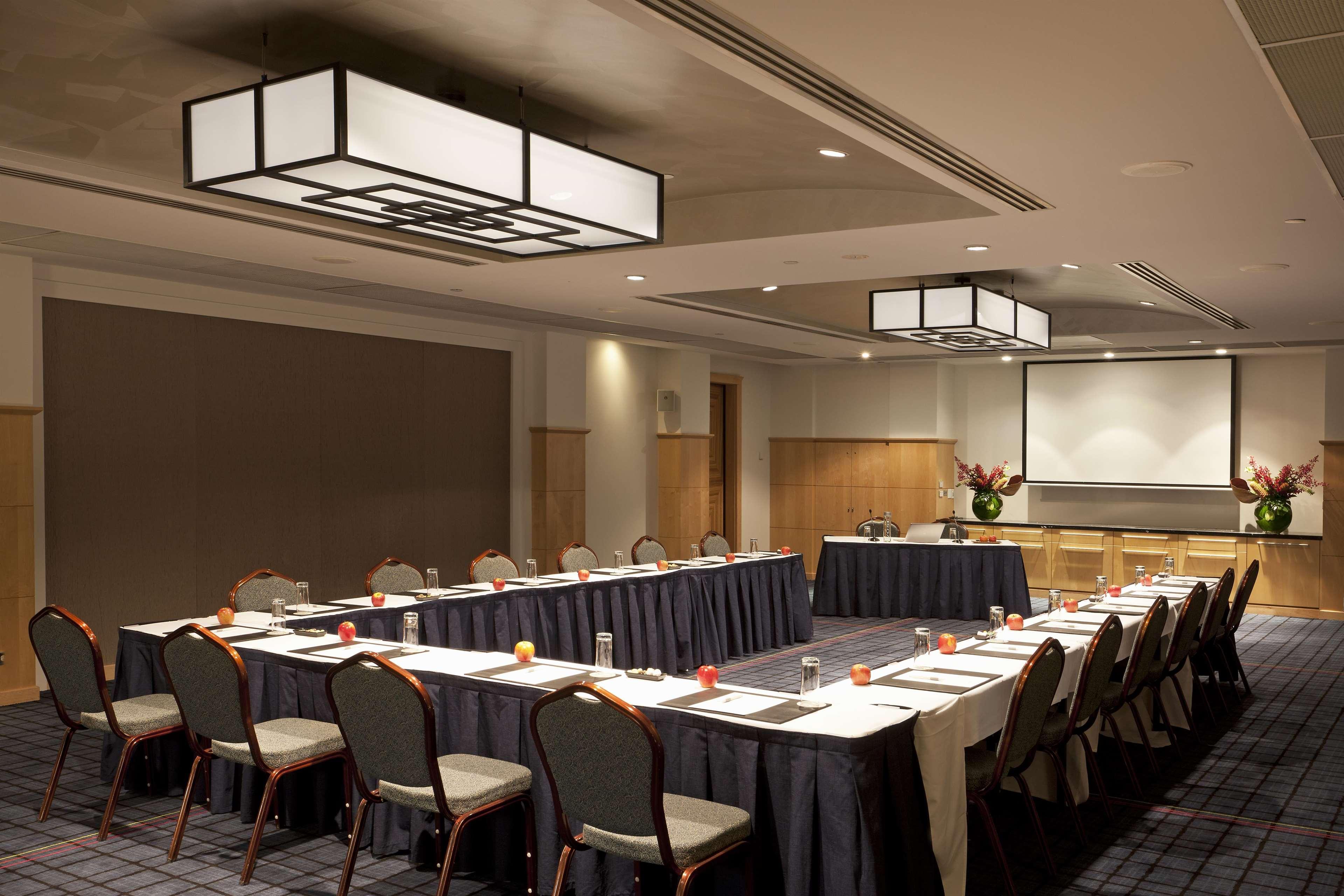 Swissotel Sydney Affari foto A meeting room at a hotel