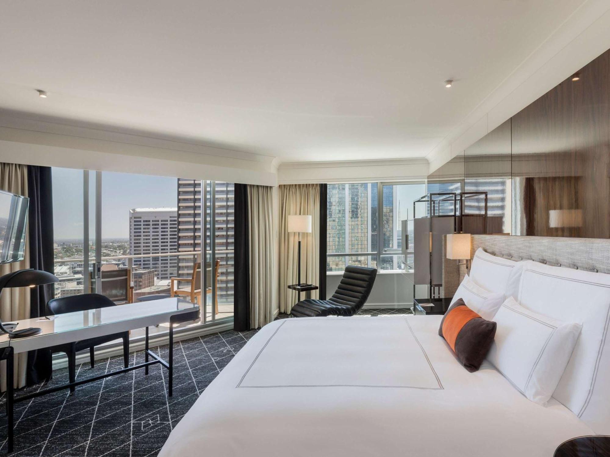 Swissotel Sydney Esterno foto A guest room at the Westin